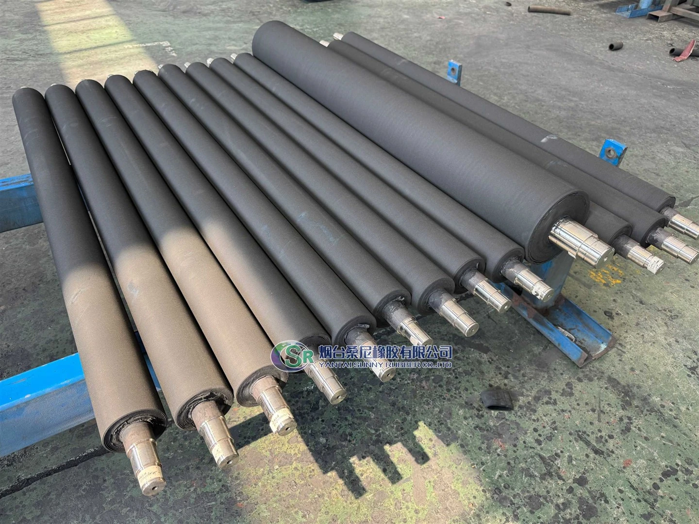 Anti-Corrosion Abrasion Resistant Rubber Conveyor Idler Roller